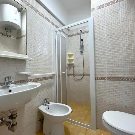 Seafront Bright Flat-beahost 比比翁